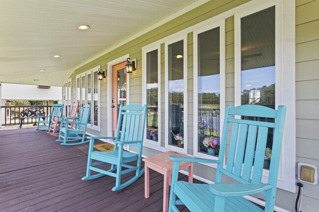 Building Photo - 1317 Beards Cove Dr