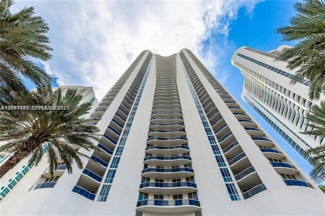 Building Photo - 16001 Collins Ave