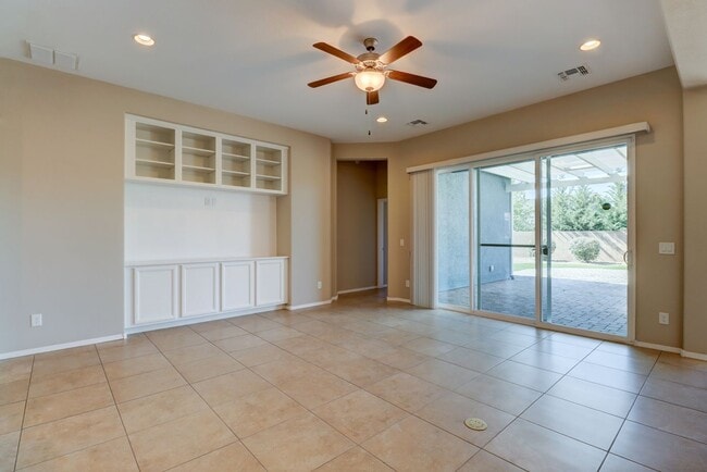 Building Photo - Home for Rent in Quailwood!