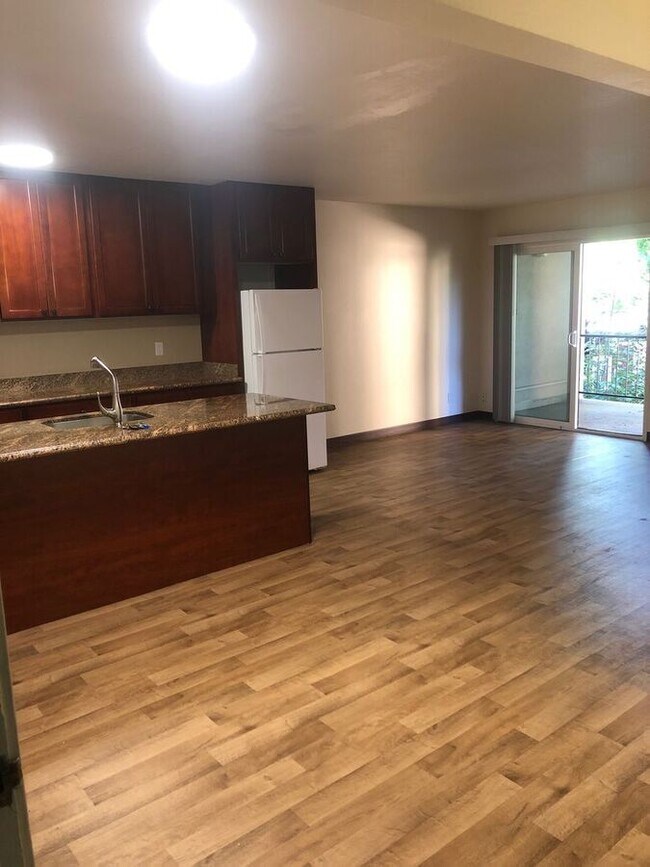 Building Photo - 2315 Parker St