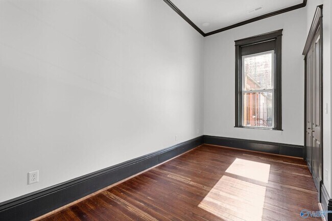 Building Photo - 719 Bank St NE