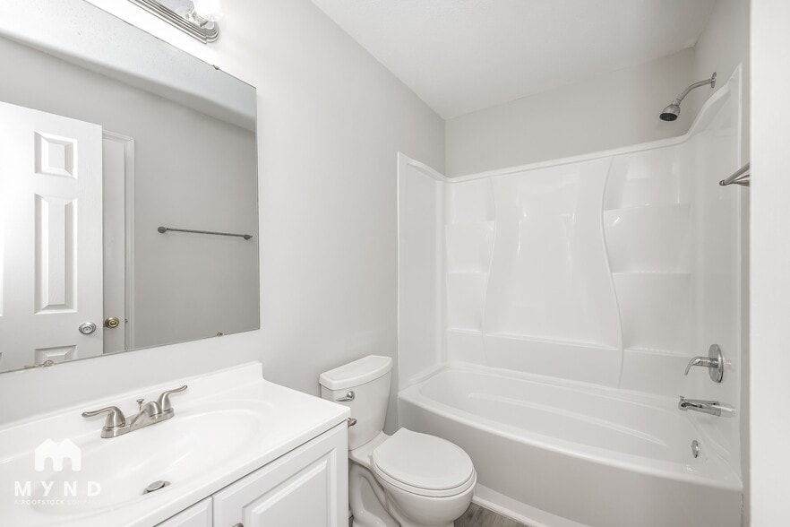 Building Photo - 6208 Stoneyridge Dr