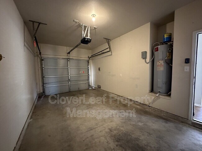 Building Photo - 5718 Golf Heights