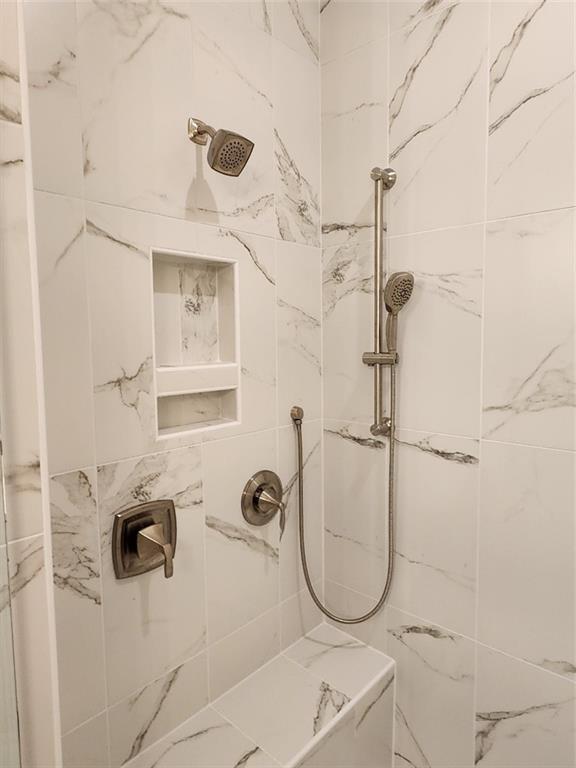 Building Photo - 633 Stickley Oak Way