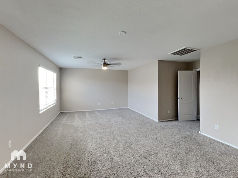 Building Photo - 4643 E Rousay Dr