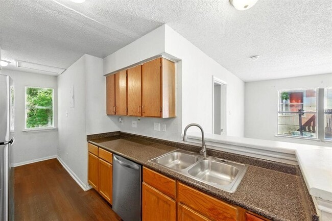 Building Photo - 5707 Spring Meadow Rd