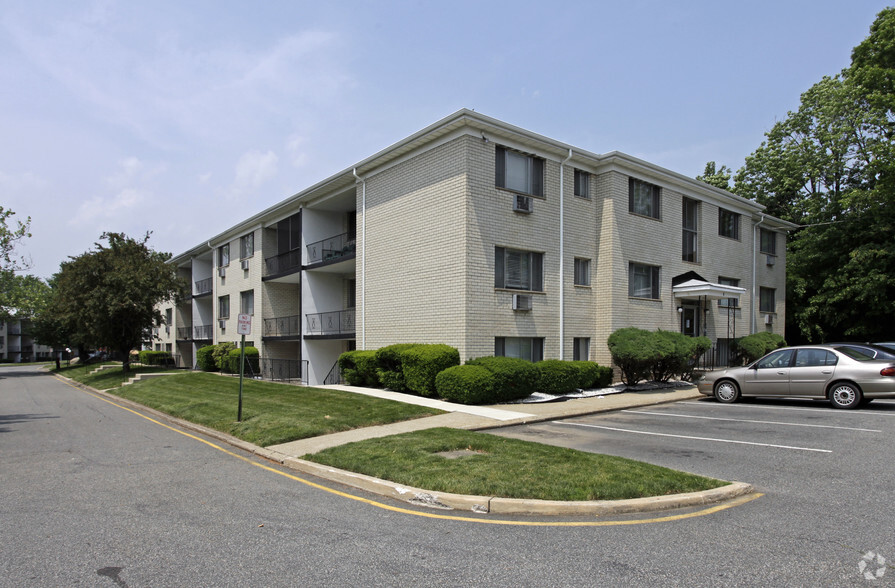 Building Photo - Baldwin Manor