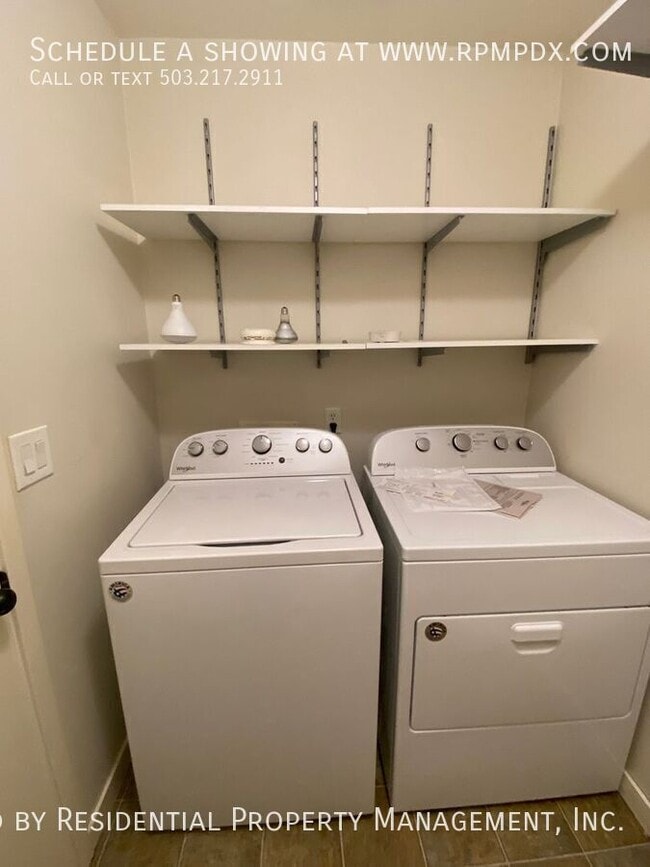 Building Photo - 2518 NW 1st Dr