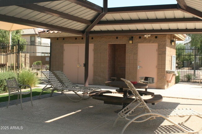 Building Photo - 6462 W Diana Ave