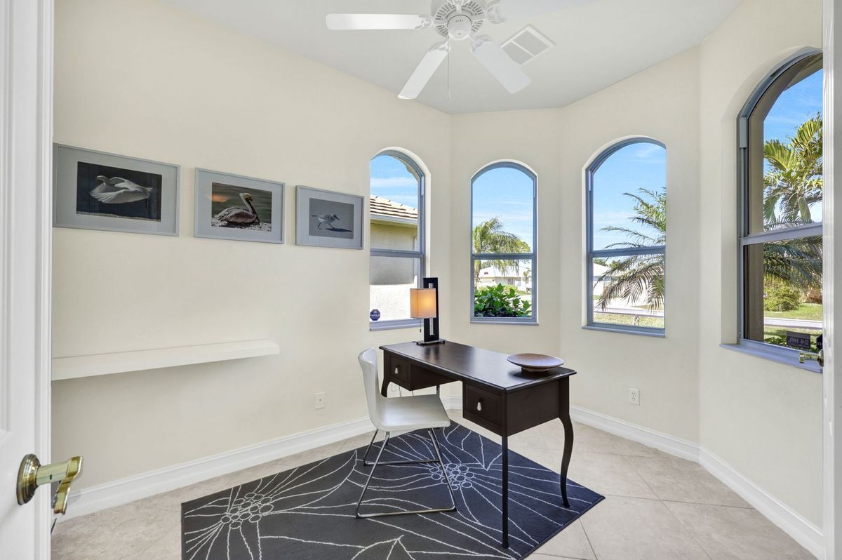 Building Photo - 684 98th Ave N