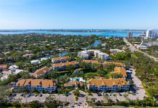 Building Photo - 850 S Tamiami Trl