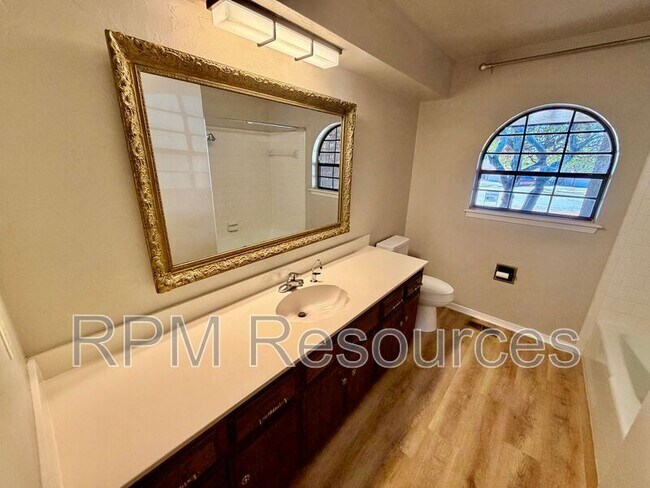 Building Photo - 1208 Beano Bend