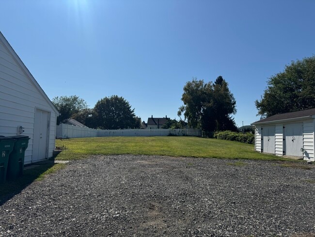 Building Photo - 102 E Liberty St