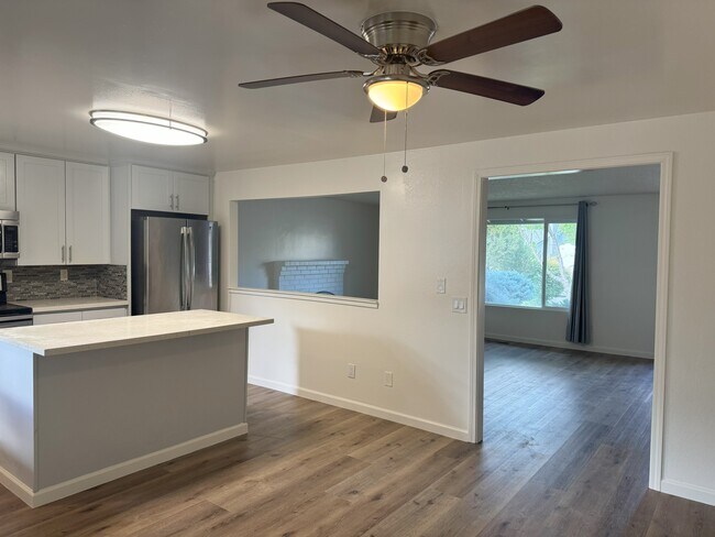 Building Photo - 2460 Brookside Way
