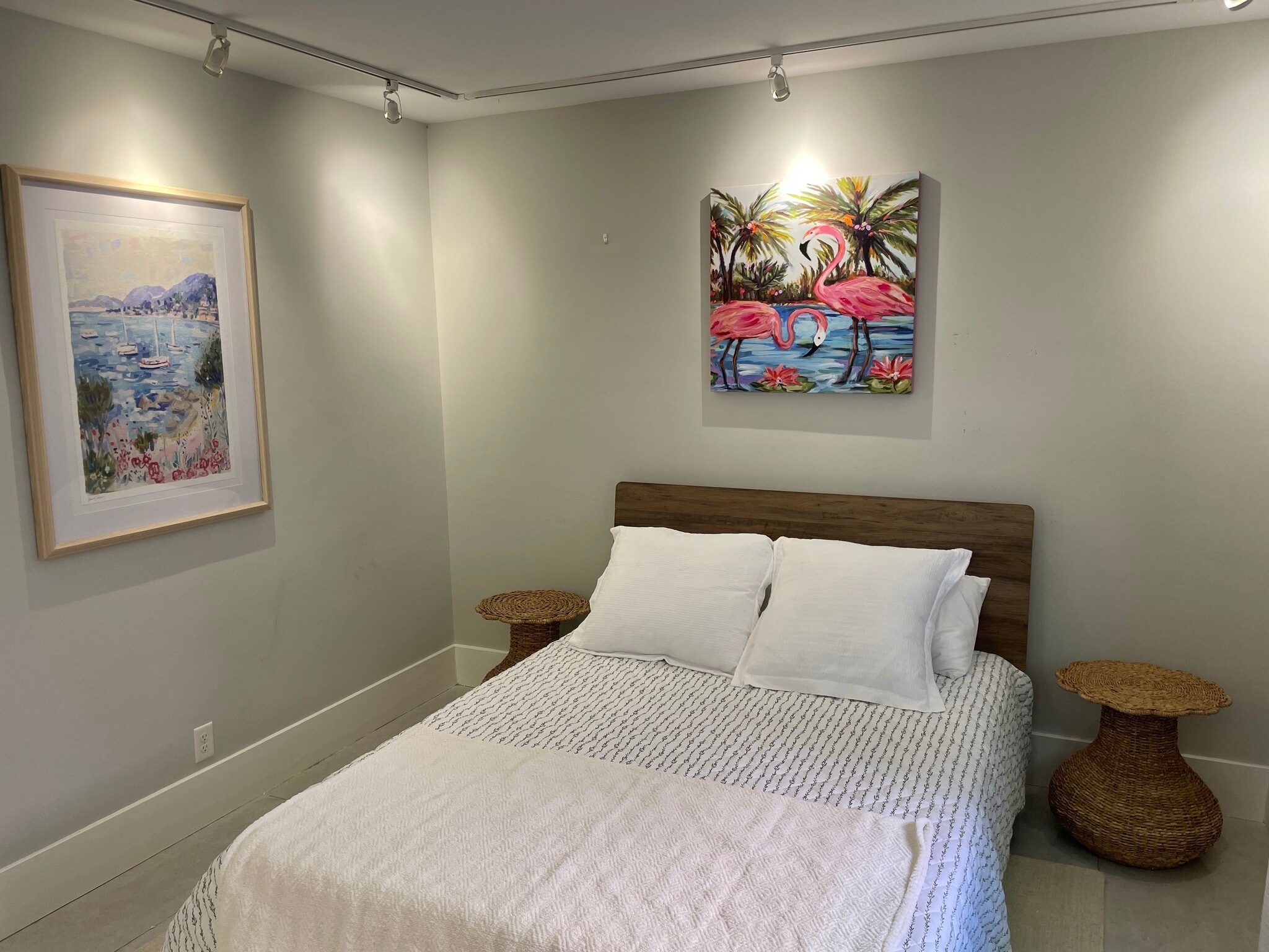 Queen Size Bedroom - 1202 Palm Trl