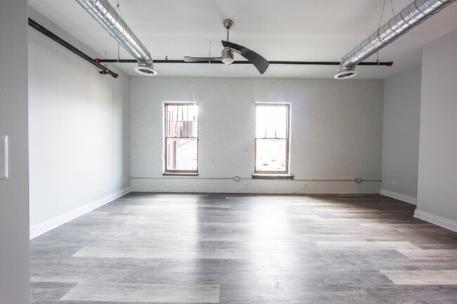Building Photo - 490 Pearl St