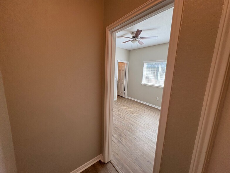 Entry to Bed 4 - 3960 Wensledale Dr