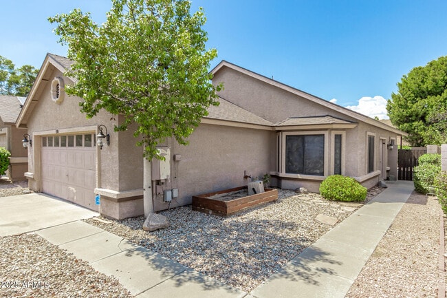 Primary Photo - 1518 E Rockwood Dr