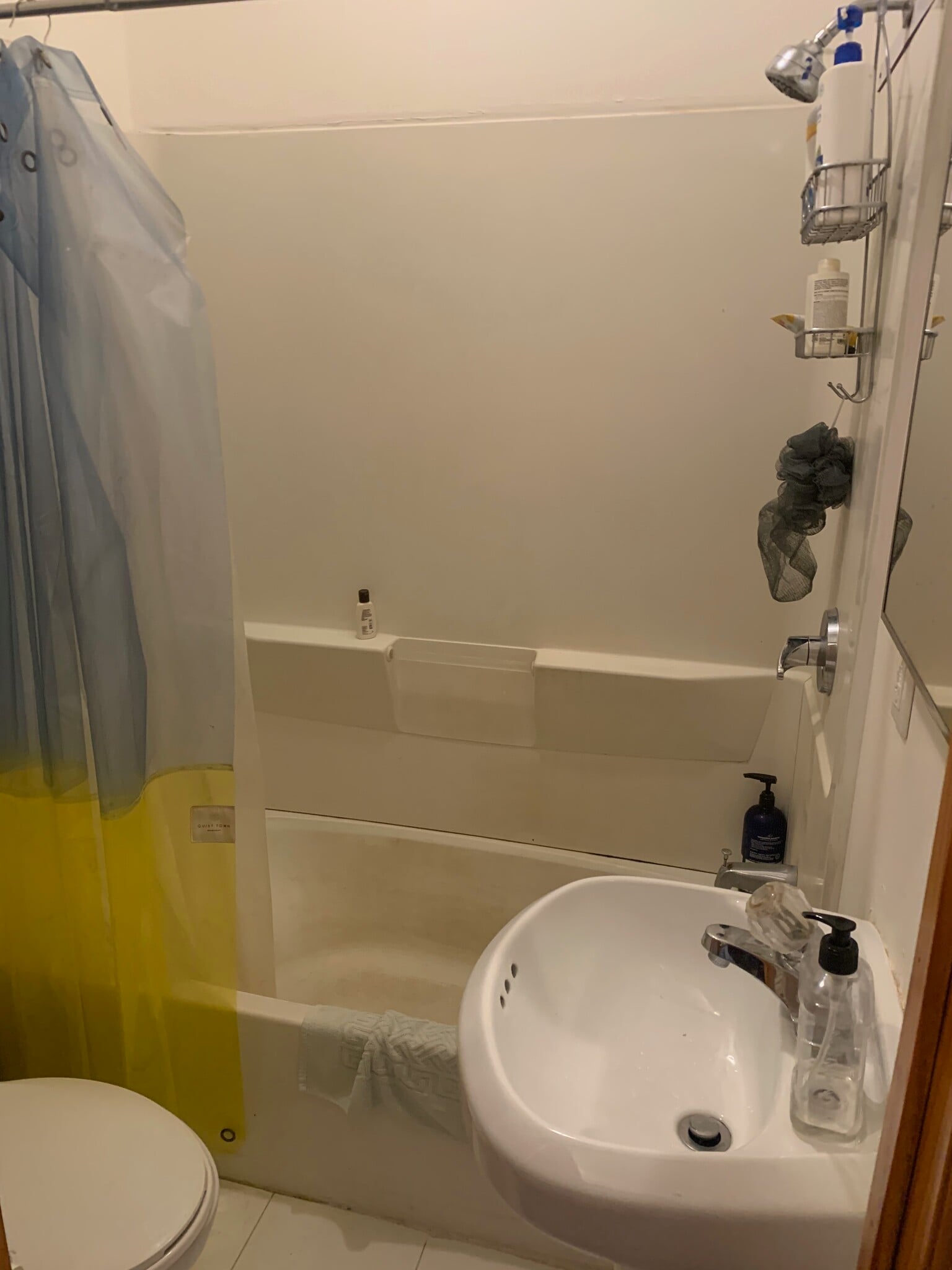 Building Photo - 802 Grand St