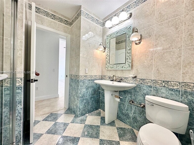 Building Photo - 5023 NW 94th Doral Pl