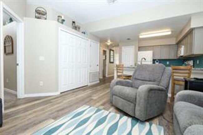 Building Photo - 694 Seabrook Ct