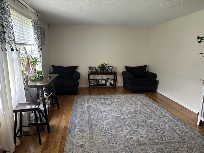 Building Photo - 1638 Huckleberry Dr
