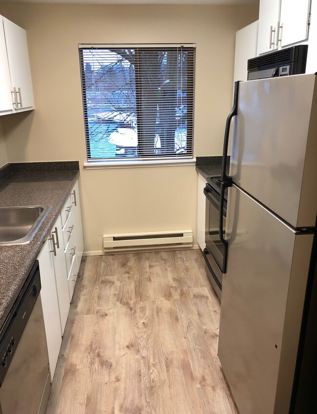 Cedar Park Apartments 7512 Bothell Way NE Kenmore WA 98028