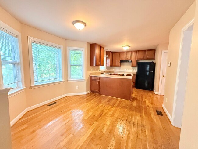Building Photo - 4073 Landover Ln