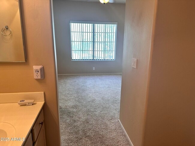 Building Photo - 9253 N Firebrick Dr