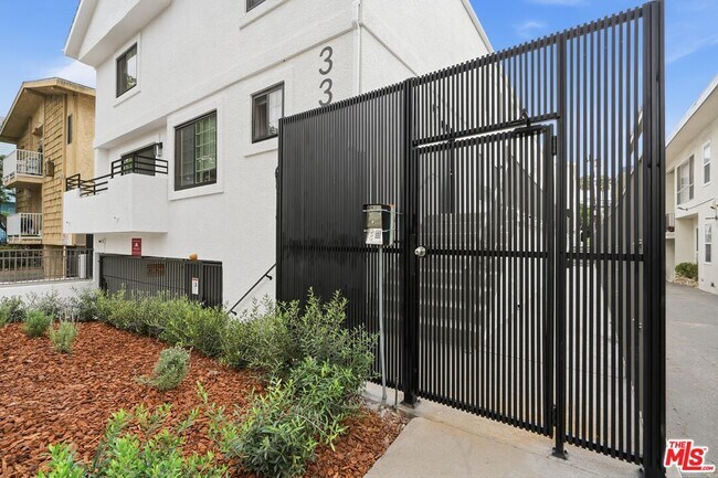 Building Photo - 3321 Keystone Av