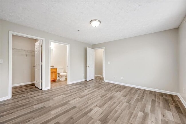 Building Photo - 13202 Fairington Ridge Cir