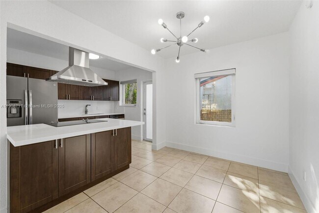 Building Photo - 570 NW 49th St