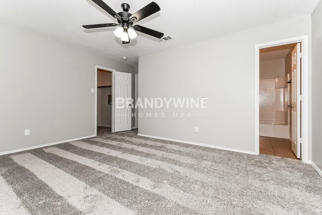 Building Photo - 411 Silver Leaf Dr