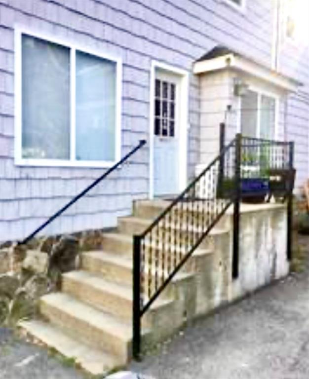 Building Photo - 13 Spring St