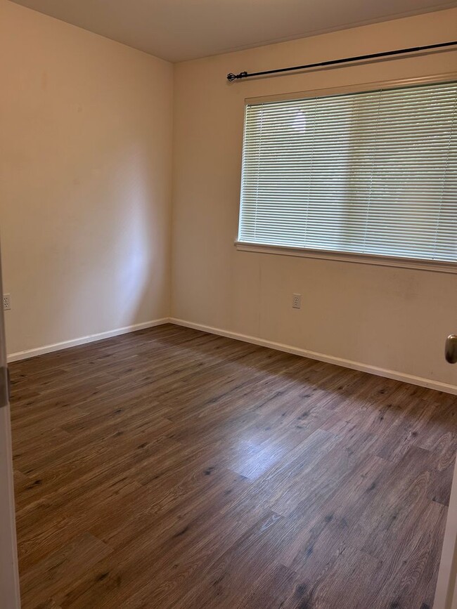 Building Photo - Charming & Modern 2-Bedroom Ashburn Community Townhome
