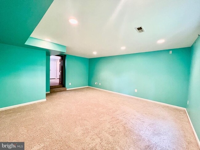 Building Photo - 6605 Keene Dr