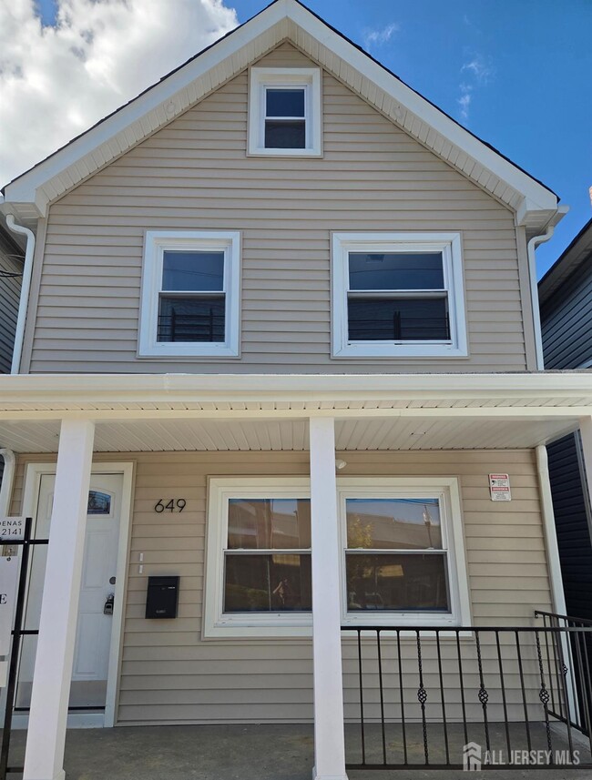 Primary Photo - 649 State St