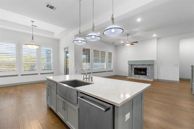 Building Photo - 16516 Leopold Trail