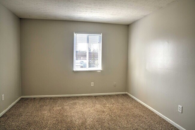 Building Photo - 1292 Courtland Ave