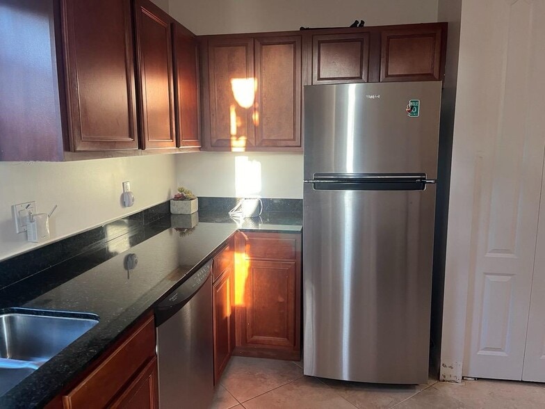 Building Photo - 10608 159th Ct N