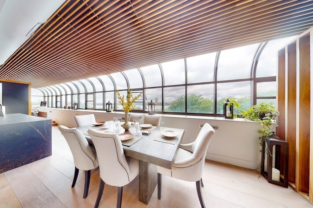 Building Photo - 265 Beacon St