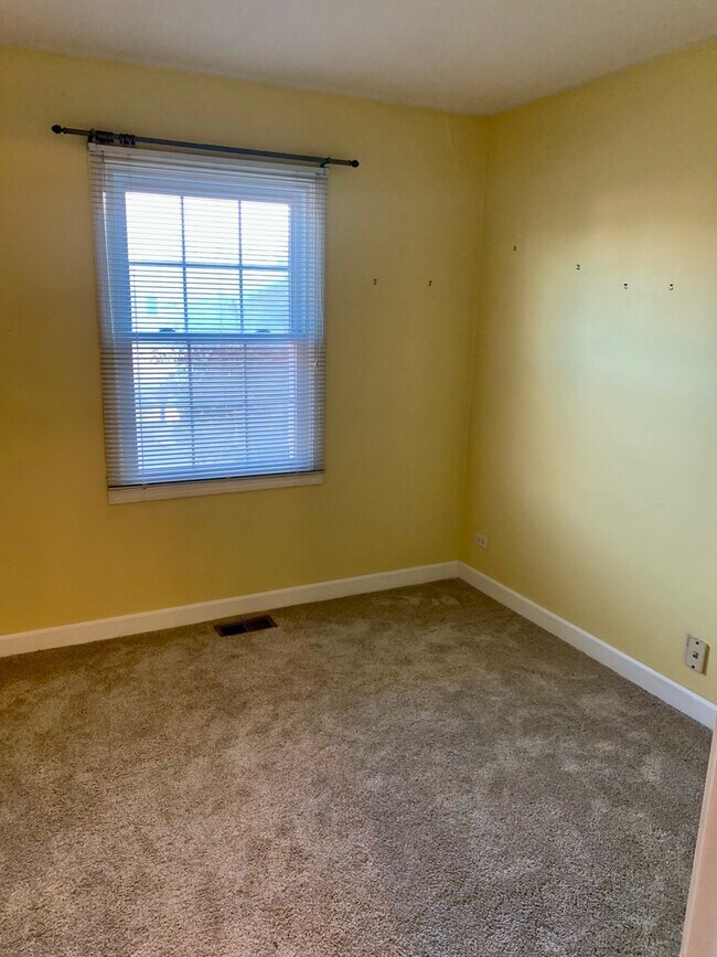 Building Photo - 156 Brookside Dr