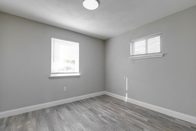 Building Photo - 1907 Whitcomb St