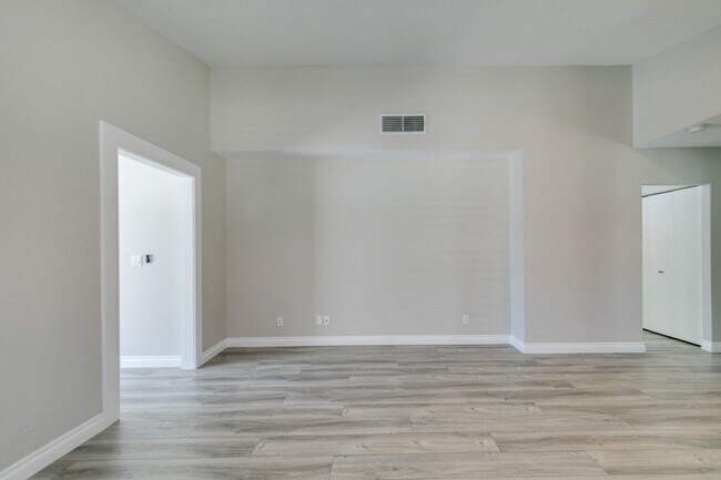 Building Photo - Beautiful Upgraded 3 Bedroom Home in Southwest Las Vegas!