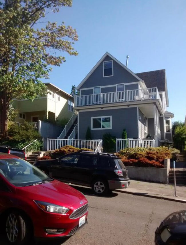 Building Photo - 3915 S Edmunds St