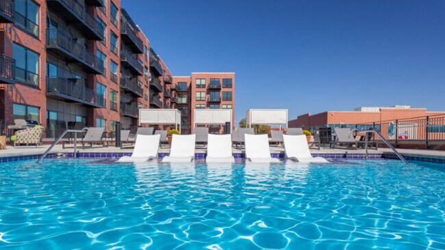 Building Photo - 4111 Broadway Blvd