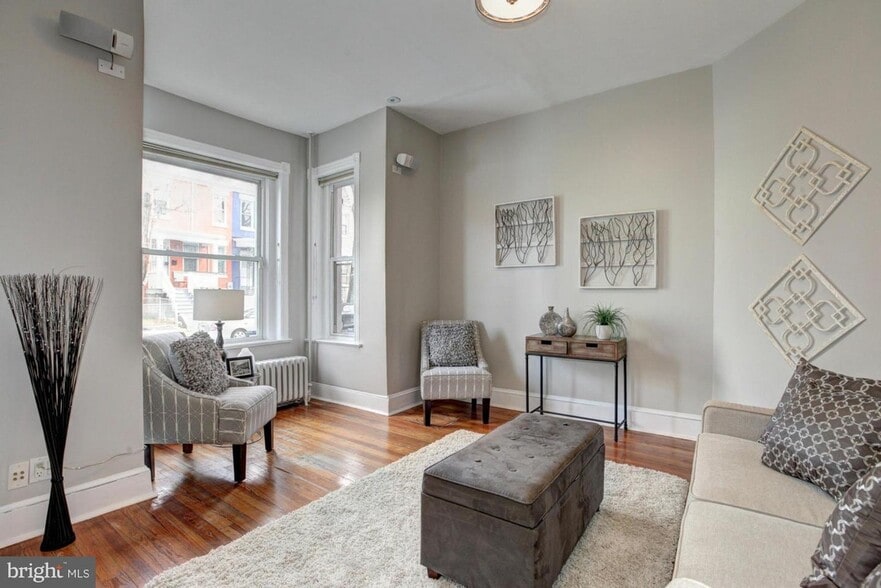 Living Room 1 - 776 Harvard St NW