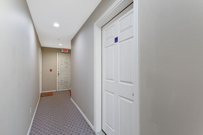 Building Photo - 9221 Interlake Ave N