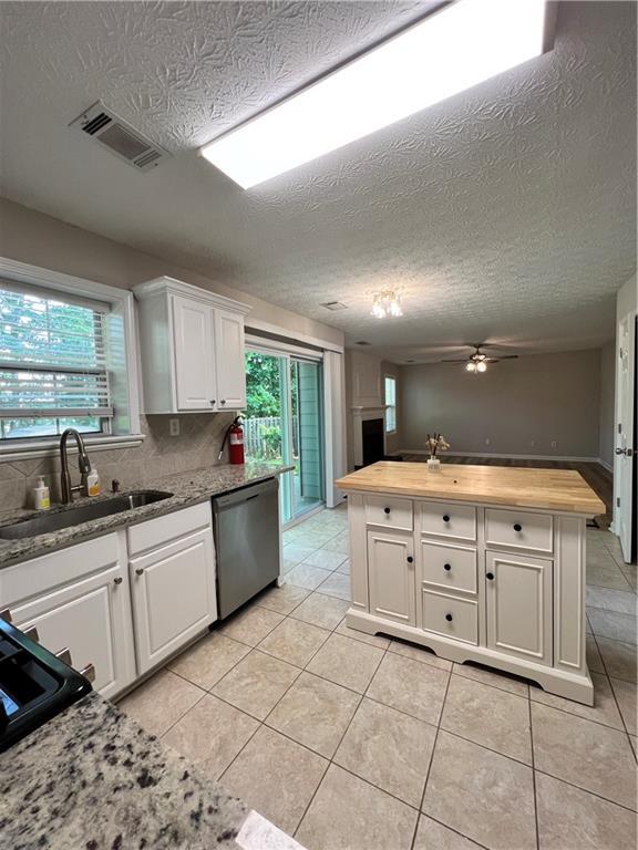 Building Photo - 3250 Northcliff Dr