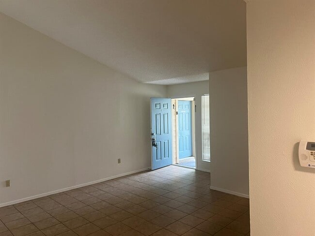 Building Photo - 1911 Gracy Farms Ln